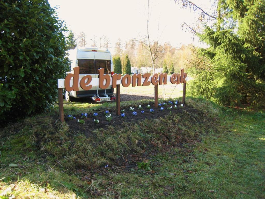 Vakantiepark De Bronzen Eik Sellingen Esterno foto