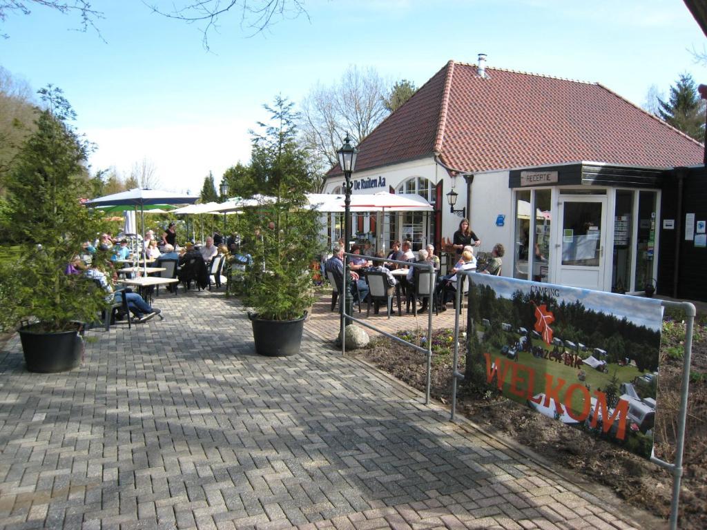Vakantiepark De Bronzen Eik Sellingen Esterno foto