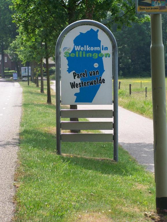 Vakantiepark De Bronzen Eik Sellingen Esterno foto