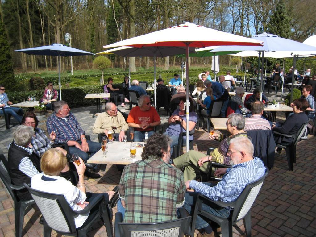 Vakantiepark De Bronzen Eik Sellingen Esterno foto