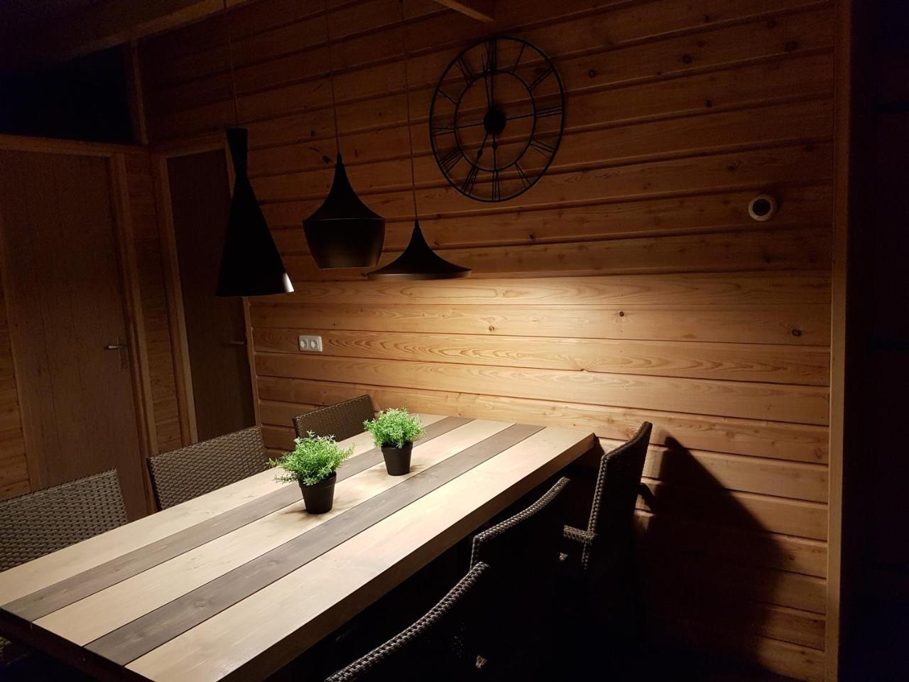 Vakantiepark De Bronzen Eik Sellingen Esterno foto
